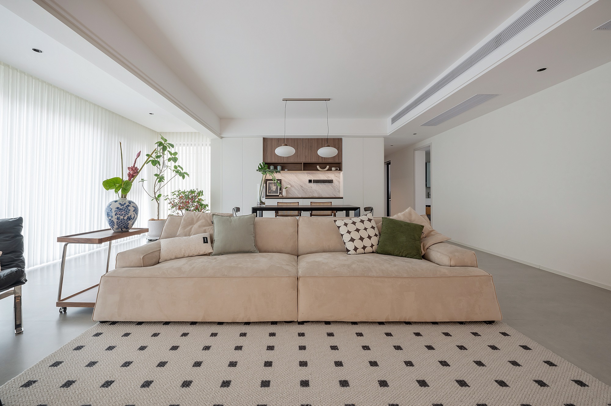 四川全屋定制厂家：奶咖色系的治愈美学，解锁客厅松弛感